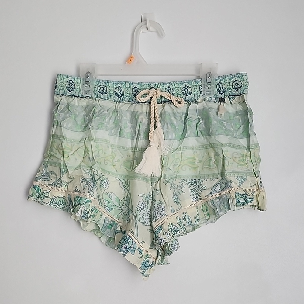 Z&L Europe Boho Print Ruffled Hem Tassel Shorts - Picture 2 of 8